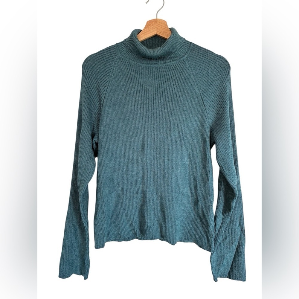 St. John Sport Sweater Wool Blend Teal Blue Turtleneck M Ribbed Trim Logo Sleeve
